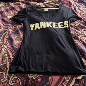 VS Pink Yankees glitter tee